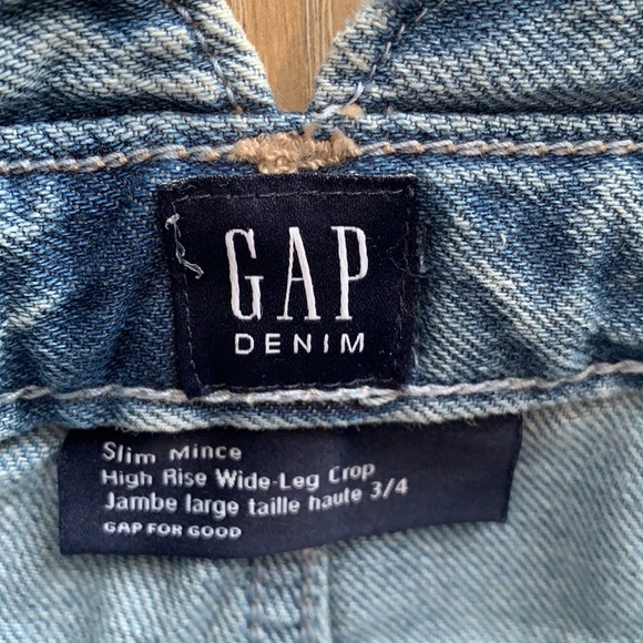 Gap girls bell bottom jeans - Picture 2 of 4